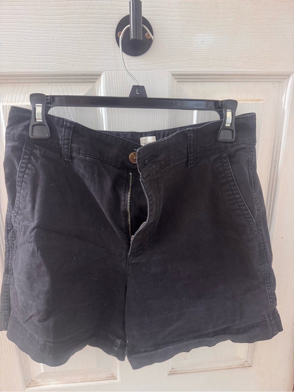 Gap Girlfriend Khaki Short Size 6 Black As-Is Small Hole Faded
